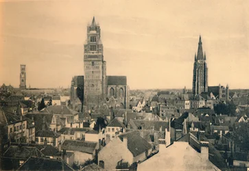 Les trois tours : le beffroi, la cathédrale et l