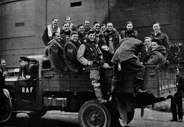 Leurs cœurs sont hauts, 1941