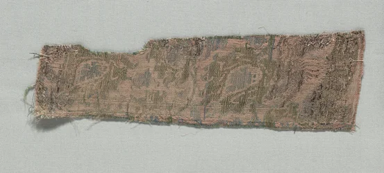 Trois fragments de soie gothique italienne