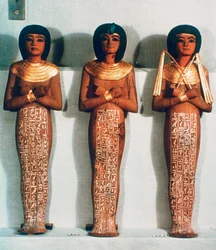 Trois shabtis ou figures de serviteurs, objet funéraire de Toutankhamon, 18e dynastie