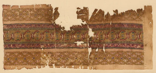 Tiraz avec bandes de guilloche, 1100s