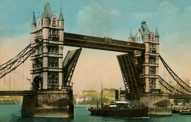 Tower Bridge, Londres, 1915