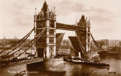 Tower Bridge, Londres, vers 1910