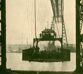 Voiture de voyage, pont transbordeur, Middlesborough, vers 1930