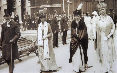 La tsarine Maria Fyodorovna de Russie visitant la Grande-Bretagne, années 1890