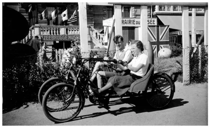 Tricycle biplace, Zeebrugge, Belgique, 1936