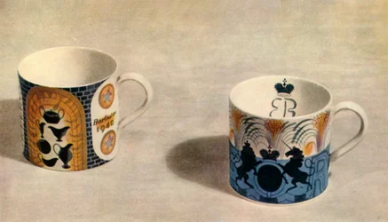 Deux mugs Wedgwood conçus par Eric Ravilious, 1944