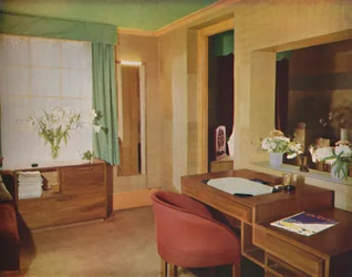 Deux petites pièces converties en chambre et bureau, 1933