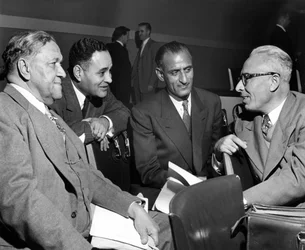 Délégués des États-Unis et du Pakistan aux Nations unies, Paris, années 1950