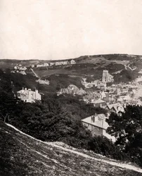 Vue de Hastings depuis East Hill, Sussex, vers 1900