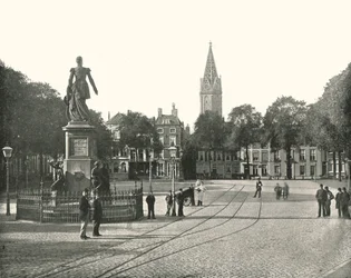 Vue de la place Vyverberg, La Haye, Pays-Bas, 1895