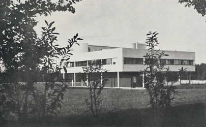 Villa à Poissy, construite en béton armé, 1933