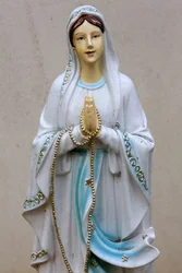 Vierge Marie, Paris, France