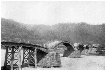 Pont en bois à Iwakuni, Japon, 1904