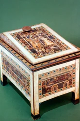 Coffre en bois de la tombe de Toutankhamon, 14e siècle av. J.-C.