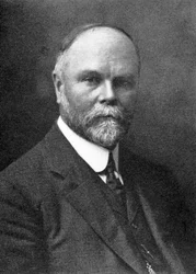 Worcester R Warner, fabricant américain, vers 1900