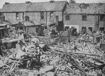 Travail des bombardiers et leur destruction, 1940