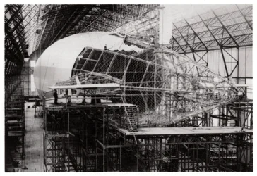 Zeppelin LZ 126 en construction, Friedrichshafen, Allemagne, 1924-1933