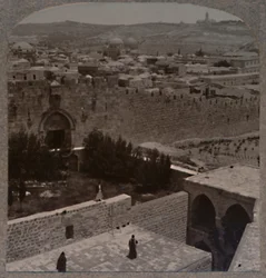 Porte de Sion. Le mont des Oliviers et le mont Scopus au loin, vers 1900