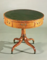 Petite table tambour en bois de satin Sheraton. Anglais, c.1790
