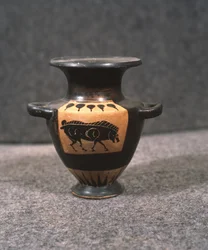 Hydrie à figures noires ou pot à eau, représentant un taureau, Ve siècle av. J.-C.