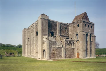 Vue extérieure du donjon, Château de Castle Rising, Norfolk, construit c.1138