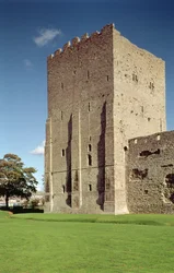 Vue extérieure du donjon, Château de Portchester, Hampshire, construit c.1160-72