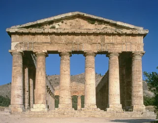 Temple grec, c.424-416 av. J.-C. (détail)