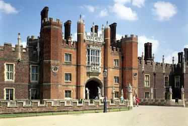 Palais de Hampton Court au printemps 14 & 1520 (H5996)