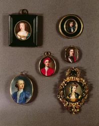 Miniatures de gauche à droite, de haut en bas : Frances Teresa Stuart, duchesse de Richmond et Lennox ; Autoportrait de Jean Petitot ; Charles Fitzroy, 2e duc de...