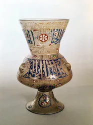 Lampe de mosquée, avec dédicace à Shibi-Abdania Kafur ar-Rumi, milieu du XIVe siècle