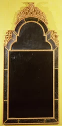 Miroir doré de la reine Anne
