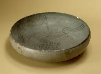 Terre cuite peinte en gris, Hastinapur, 800-400 av. J.-C.