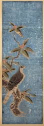 Un ishizuri-e représentant un faucon perché sur une branche de nanten, sur fond bleu