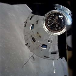 Modules de commande/service Apollo 17 photographiés depuis le module lunaire en orbite