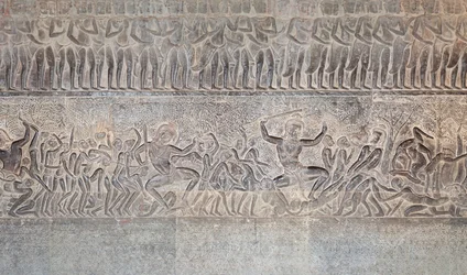 Bas-reliefs sur la galerie sud d