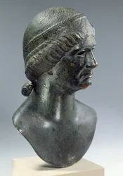 Tête en bronze d