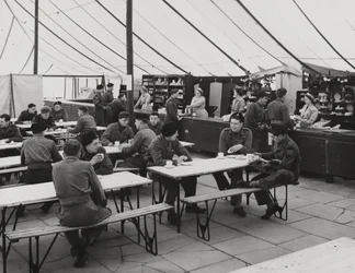 Tente de cantine, camp d