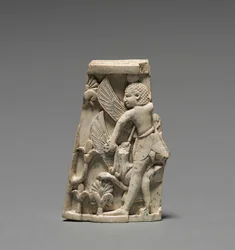 Plaque décorative : Homme et griffon en combat, 900-800 av. J.-C.
