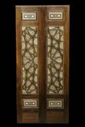 Porte avec décor étoilé. Égypte, Le Caire, vers 1380-1420. Bois de rose, jujubier, ébène, ivoire. Musée du Louvre