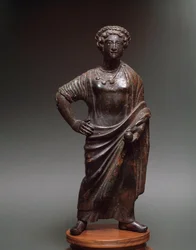 Civilisation étrusque : « jeune femme » Sculpture en bronze, sd
