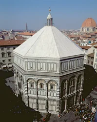 Vue extérieure du baptistère de Florence (photo)