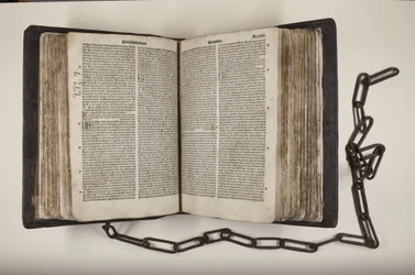Bible de fondation du Collège Saint-Léonard