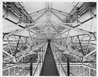 Passerelle dans le toit du hangar à dirigeables rigides à RNAS Pulham