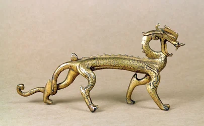Dragon de mer en bronze doré, période des six dynasties