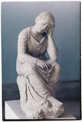 Jeune fille en deuil, Attique, Grèce, vers 330 av. J.-C.