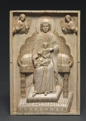Plaque en ivoire avec Mère de Dieu en trône