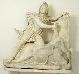 Mithra sacrifiant le taureau, relief en marbre, romain, 2ème siècle