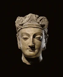 Tête monumentale de Bodhisattva du Gandhara, 2e-3e siècle