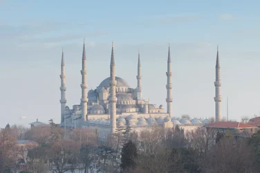 Vue panoramique de la mosquée bleue peu avant le coucher du soleil, Istanbul, Turquie